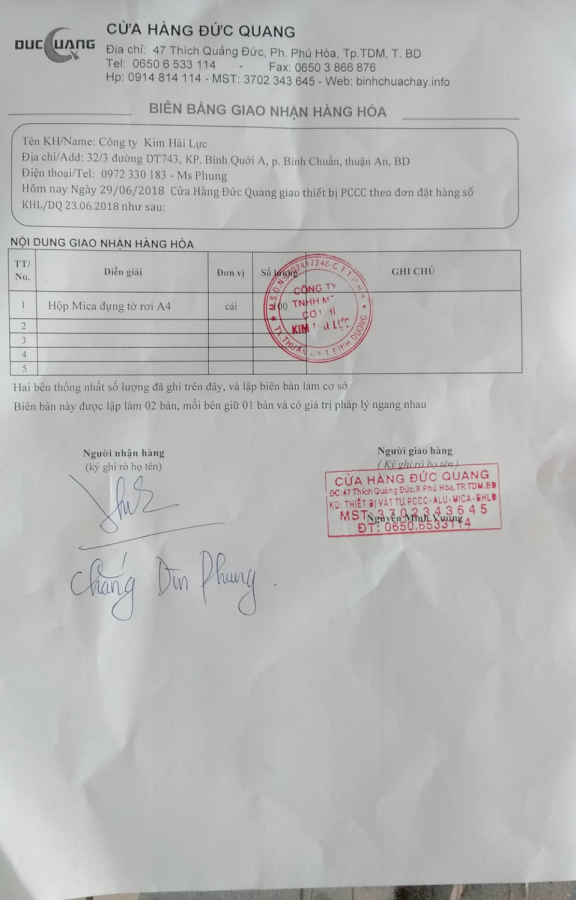 Kệ Mica để tờ rơi A4 treo tường thumb