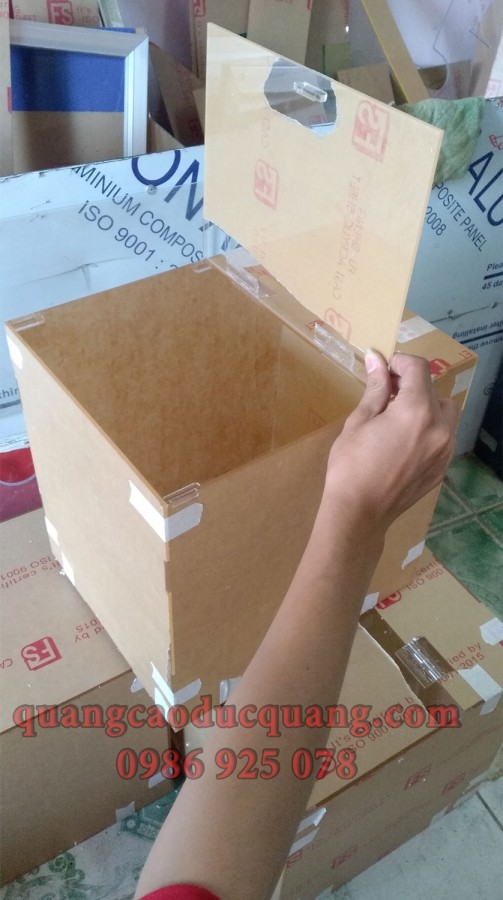 Gia công hộp mica giá rẻ binh dương thumb